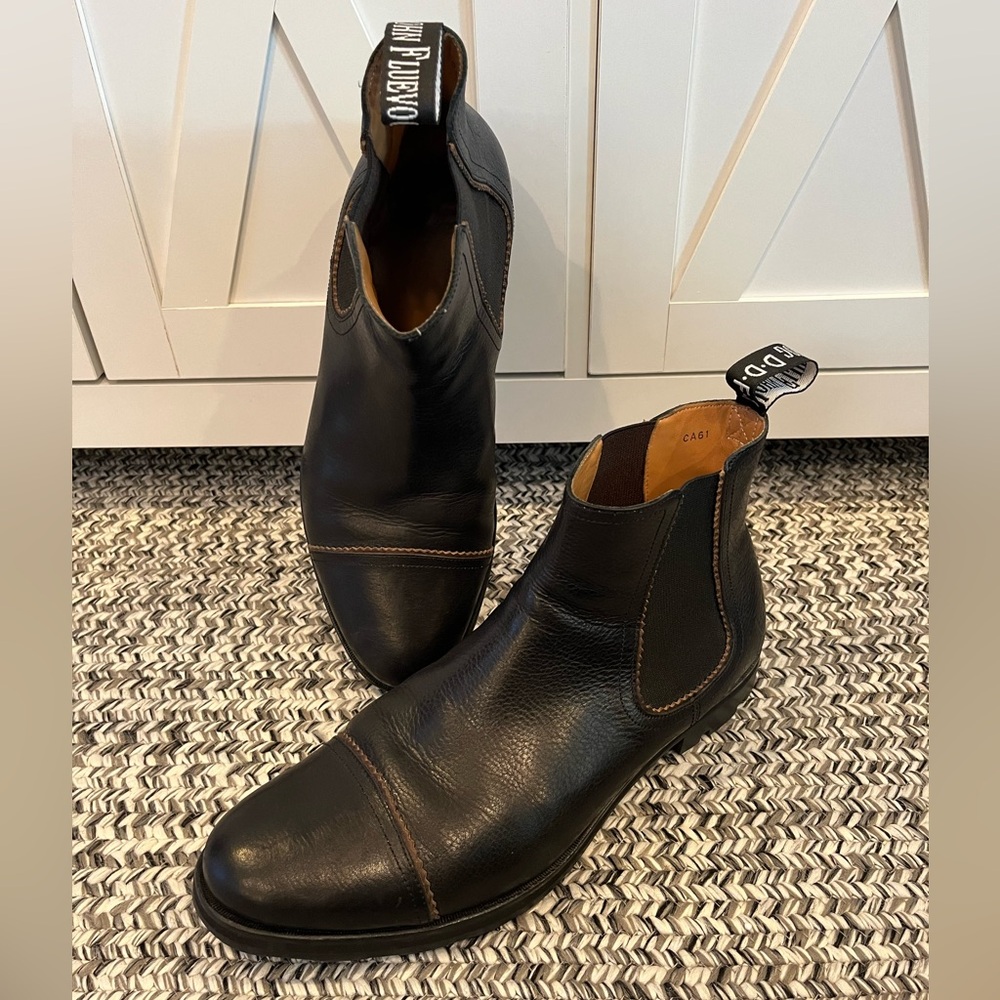 John Fluevog Men’s Chelsea Boots – Size 11.5 – Black Leather – dust bag included